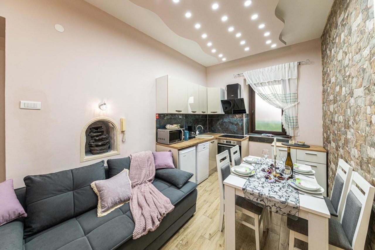 Apartments Keka Kaštela Eksteriør bilde