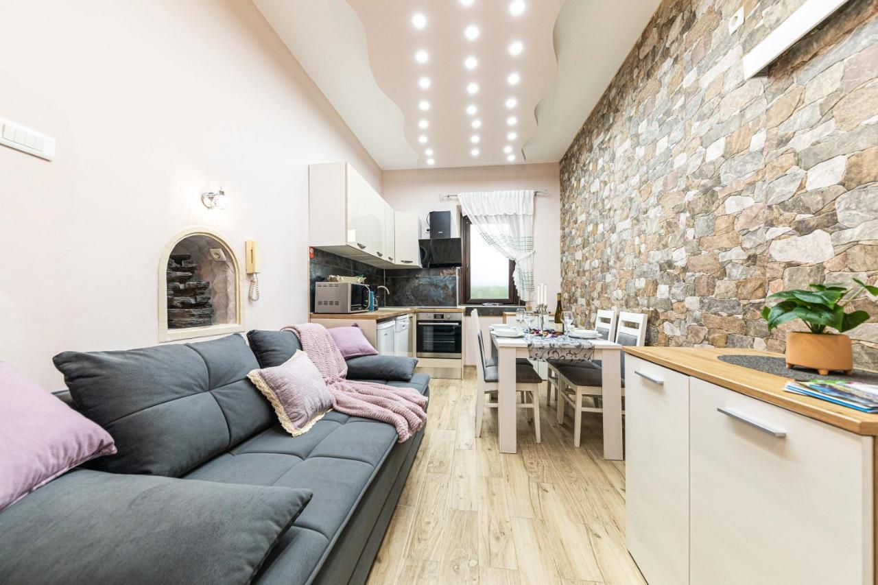 Apartments Keka Kaštela Eksteriør bilde
